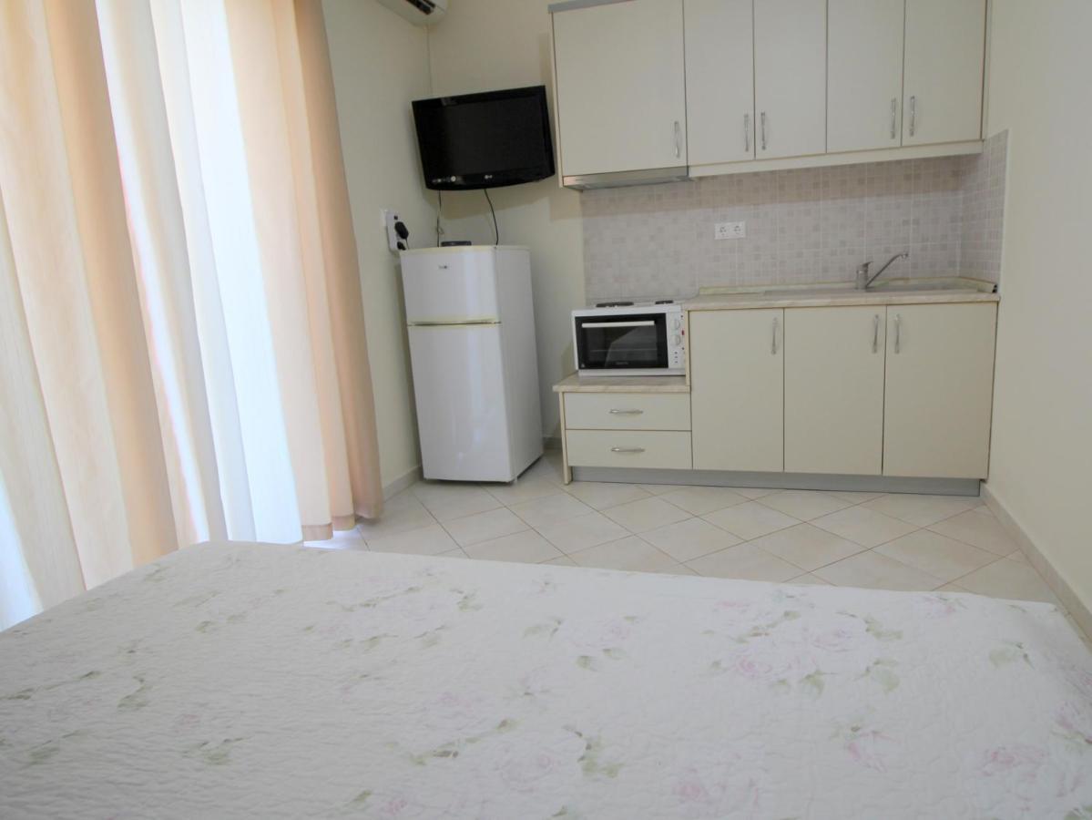 Sunset Apartments Berdenesh Саранда Екстер'єр фото
