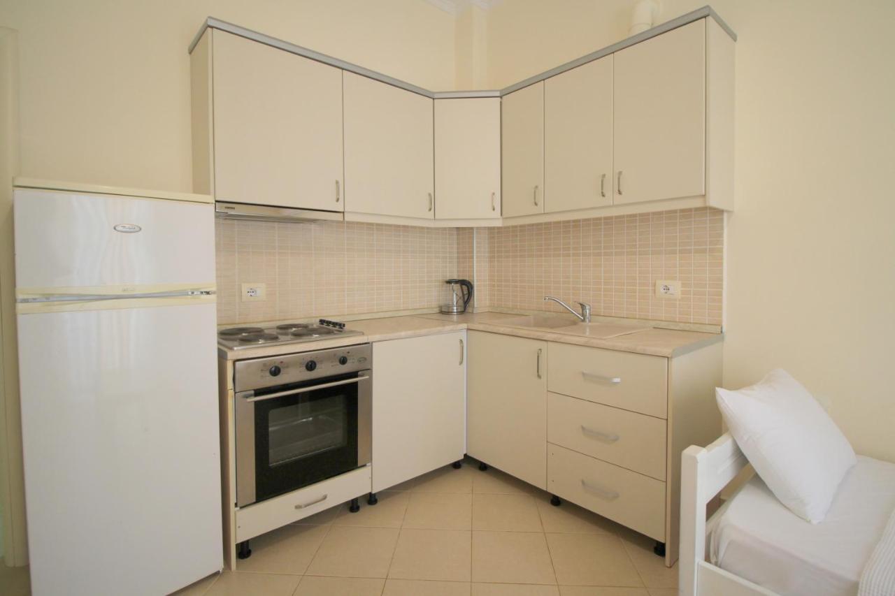 Sunset Apartments Berdenesh Саранда Екстер'єр фото